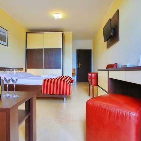 Apartman Studio Lux S Terasou Harmony V Thermal Parku Besenova S Vyhladom Na Bazeny المظهر الخارجي الصورة
